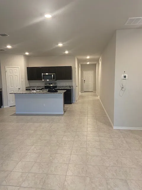 4 bed, 1761 sqft, $1,775 — Photo 4