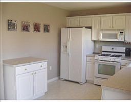 3rd image of 7670 Greene Farm