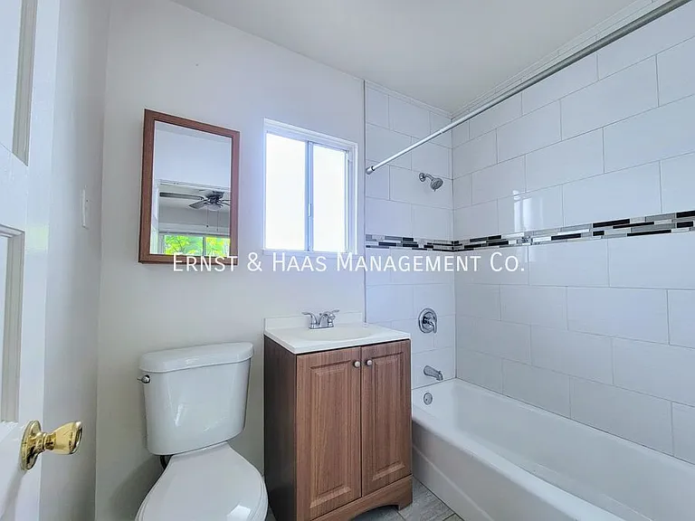 425 Redondo Ave #2 — Photo 13