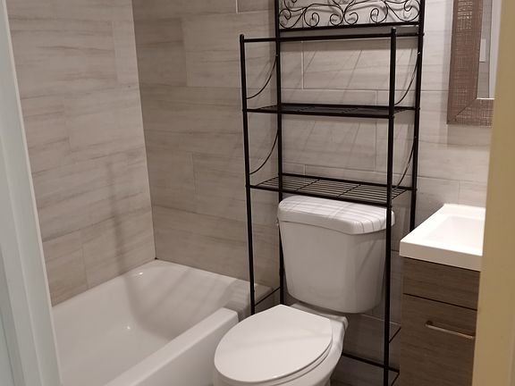3rd image of 1575 W Street Rd #1