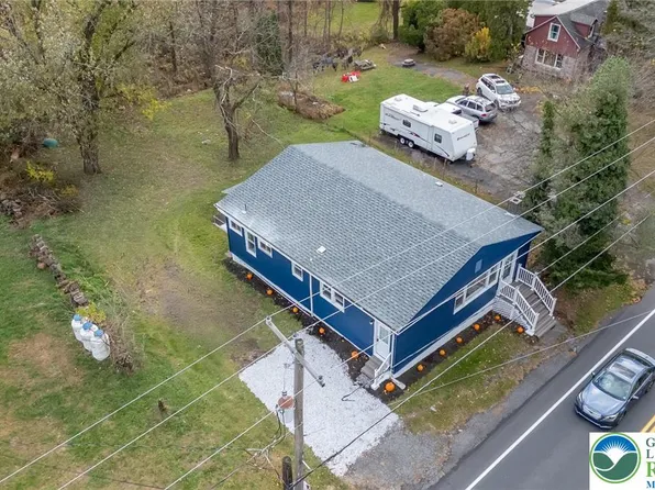 2020 Leithsville Rd, Hellertown, PA 18055