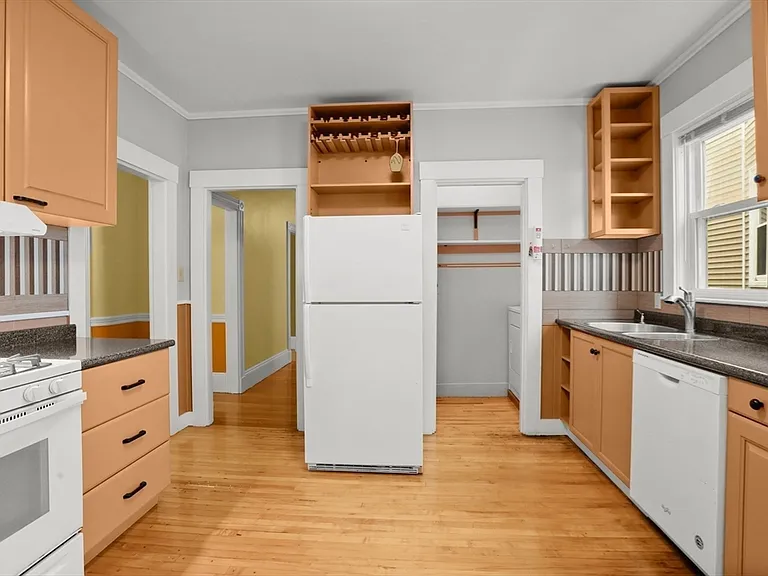 25 Tower St #1 — Photo 19