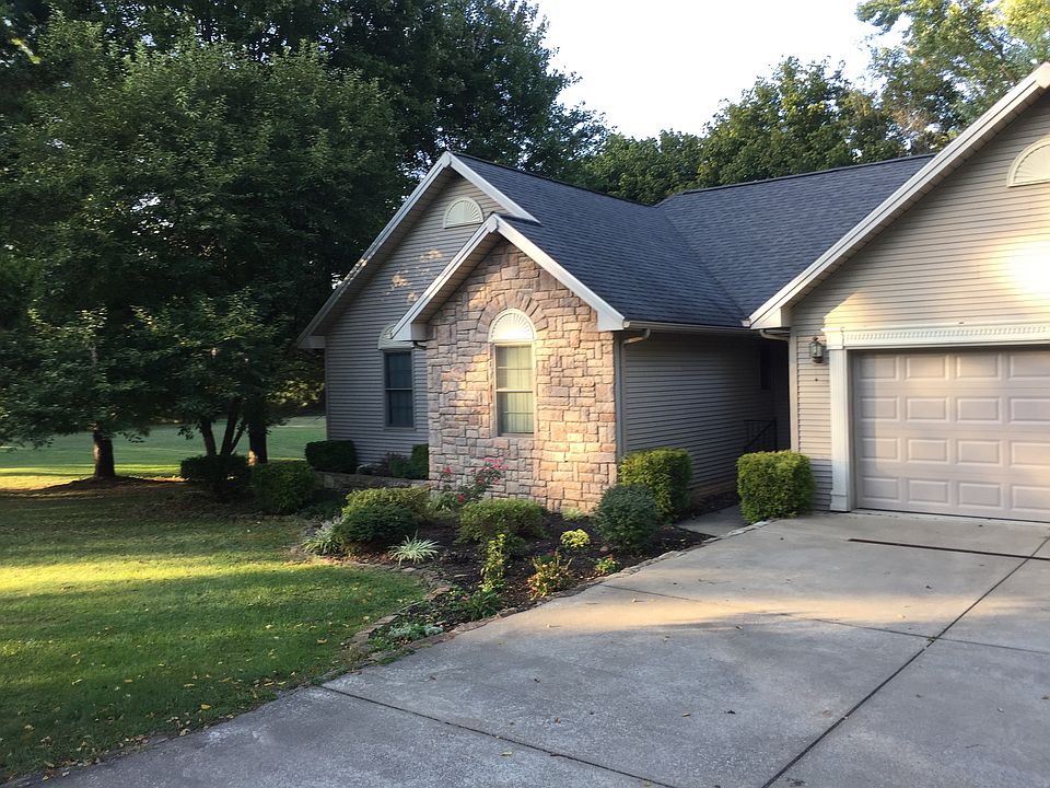 1st image of 104 Reagan Dr