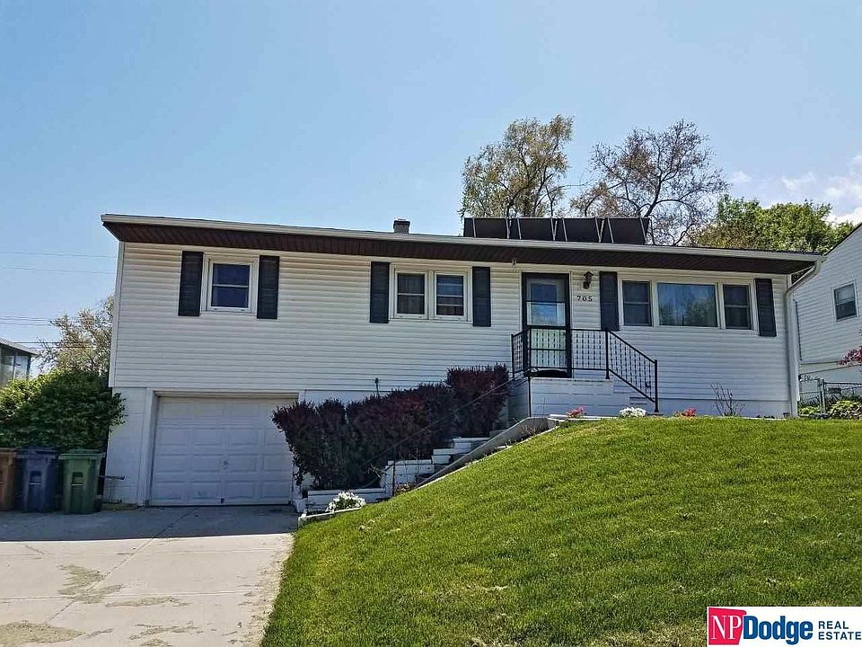 1st image of 705 W 31st Ave