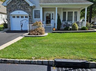 11 Wren Ln, Hamilton, NJ 08690