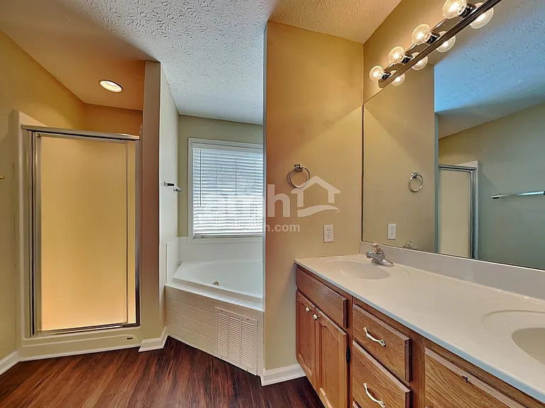 7633 Callow Cove Ln — Photo 15