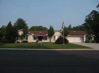 1207 Dickinson Dr, Carlisle, PA 17013