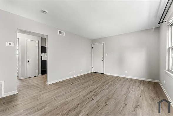 740 E North Broadway St — Photo 12