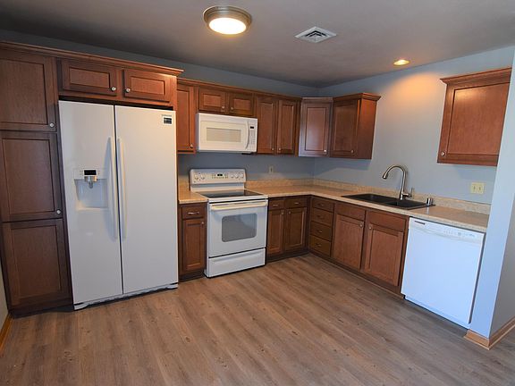 2nd image of 4515 W Westchester Sq #4515