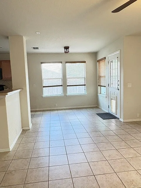 3 bed, 1745 sqft, $1,850 — Photo 3