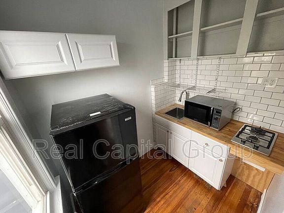2nd image of 370 2nd Ave Floor 2