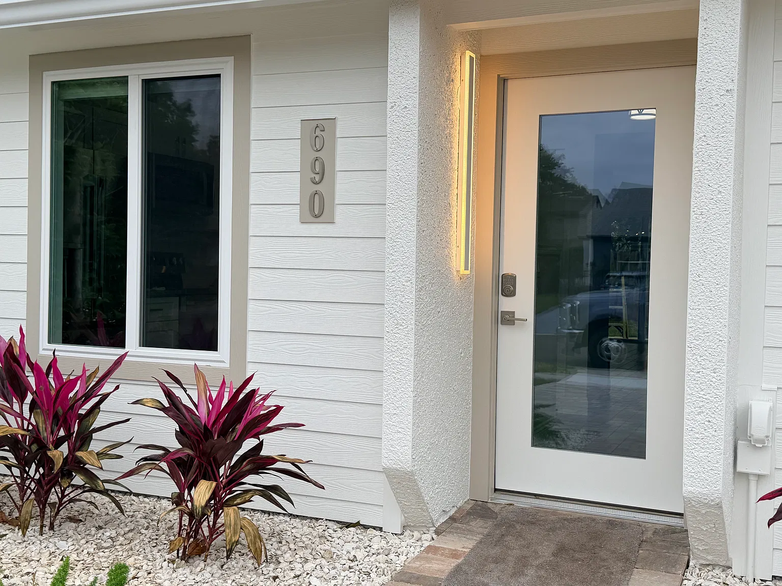 3 bed, 1328 sqft, $2,950 — Photo 2