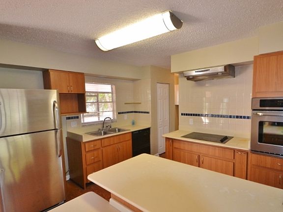5th image of 7001 Seabury Ct