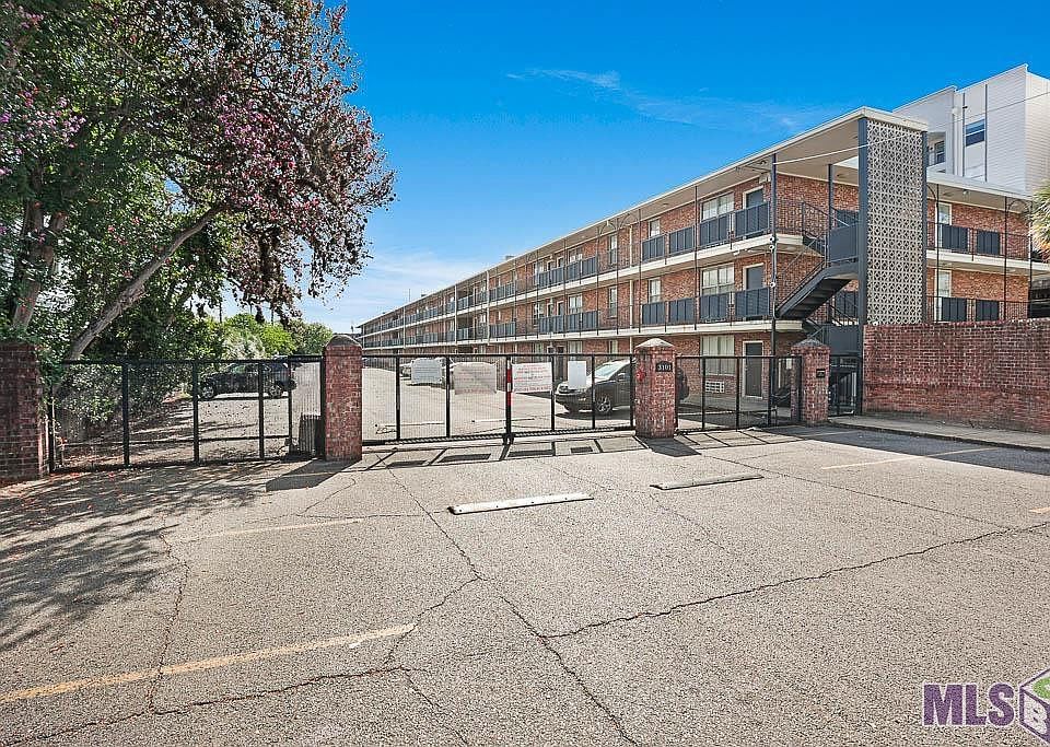 1st image of 3101 Highland Rd APT 318