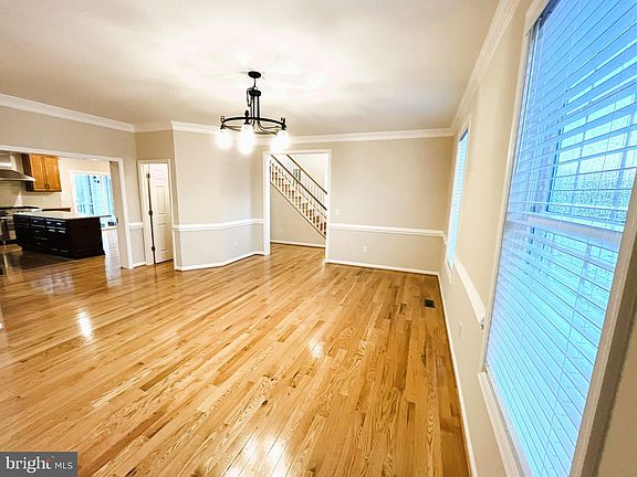 5th image of 6520 Courtneys Ln