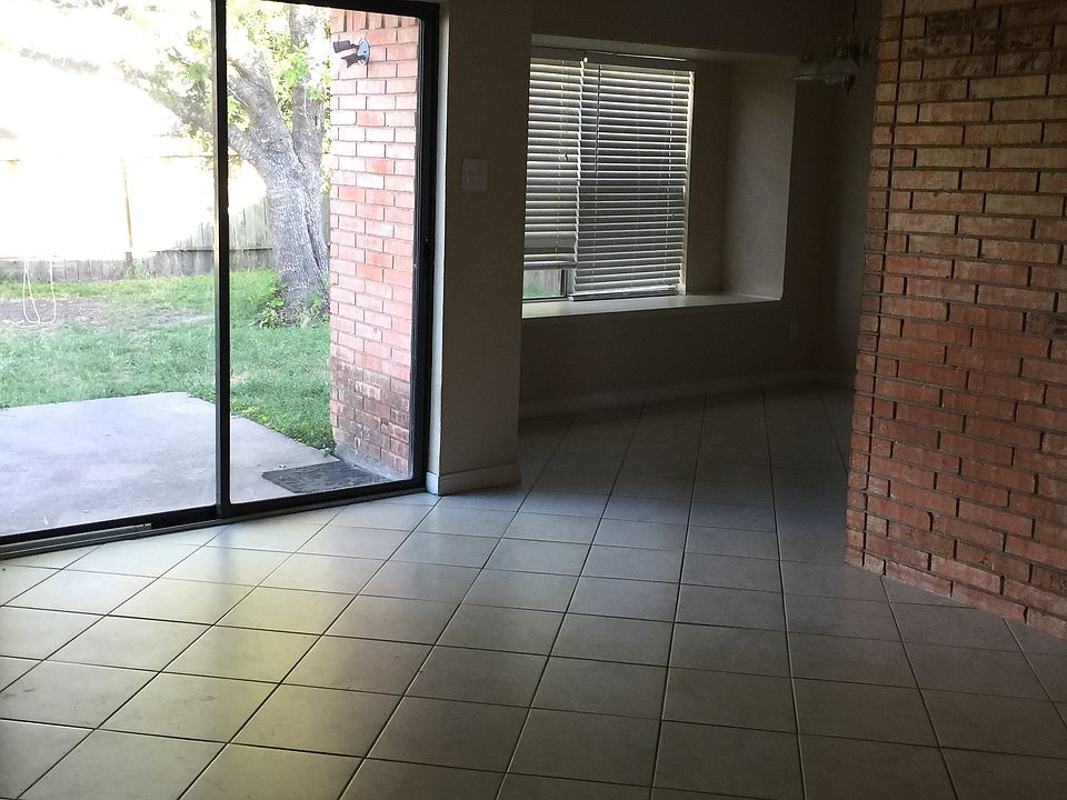 Livingroom/patio view