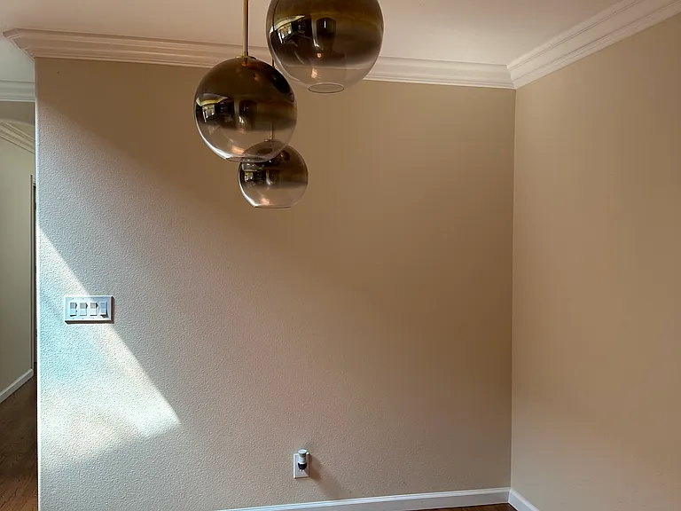 555 Clark Ct — Photo 6