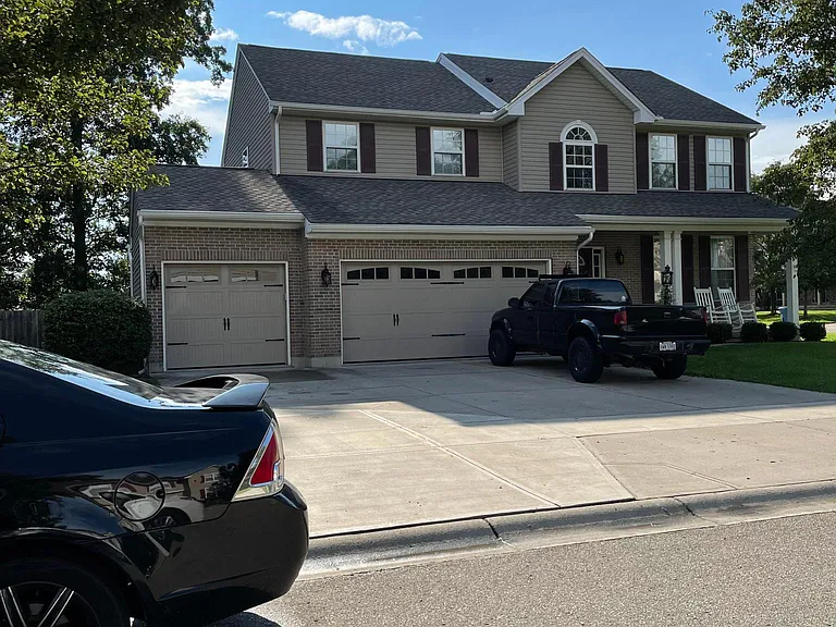 5271 Summerset Dr — Photo 2