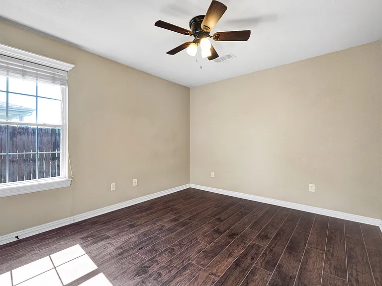 508 Torrington Way — Photo 23