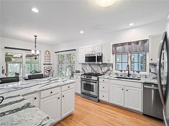 3rd image of 2842 Wyndgate Ct #11