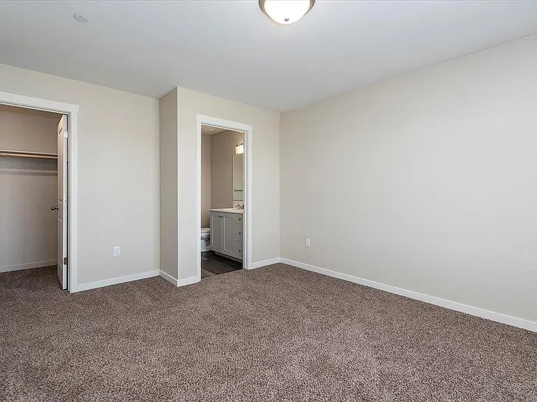 The Summit Apartments — Photo 129