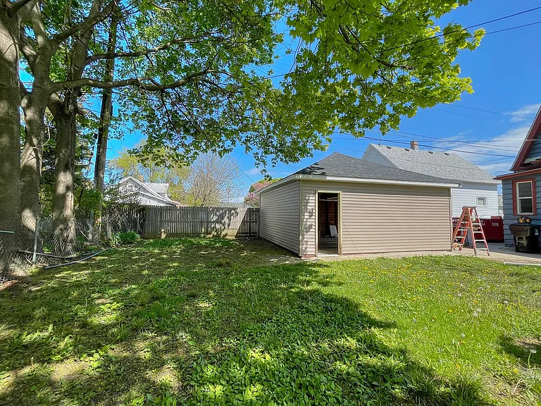 1116 Yout St — Photo 24