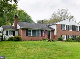 250 Brookmead Rd, Wayne, PA 19087