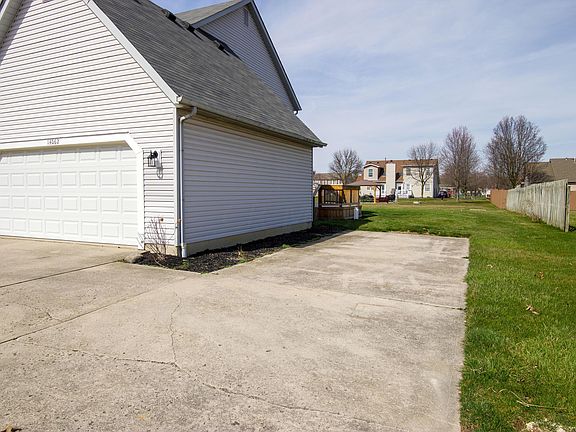 4th image of 14062 Oxford Dr