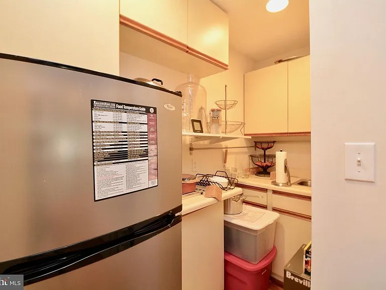 6153 Summer Park Ln — Photo 33