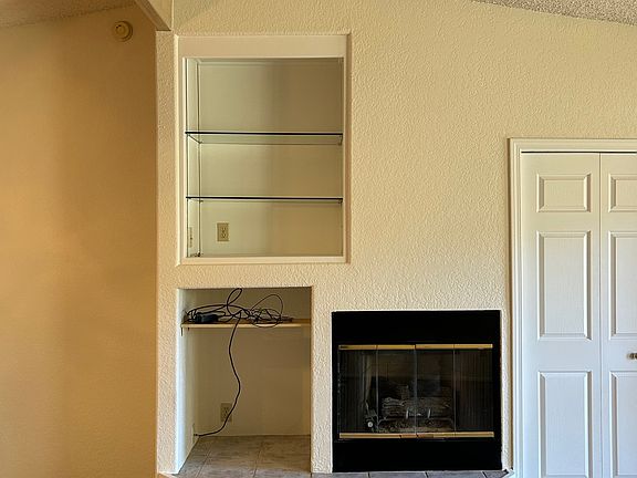 3rd image of 1331 E Parkway Dr #1