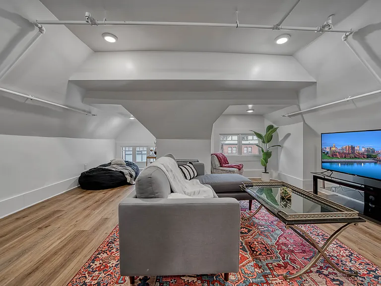 46 Allen St #5 — Photo 23