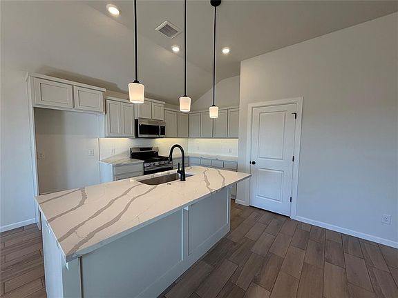 5th image of 1105 Redwood Creek Dr