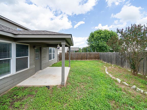 3rd image of 24710 Hickory Meadows