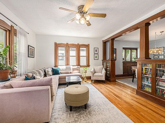 5th image of 1441 Tamarack Ave NW
