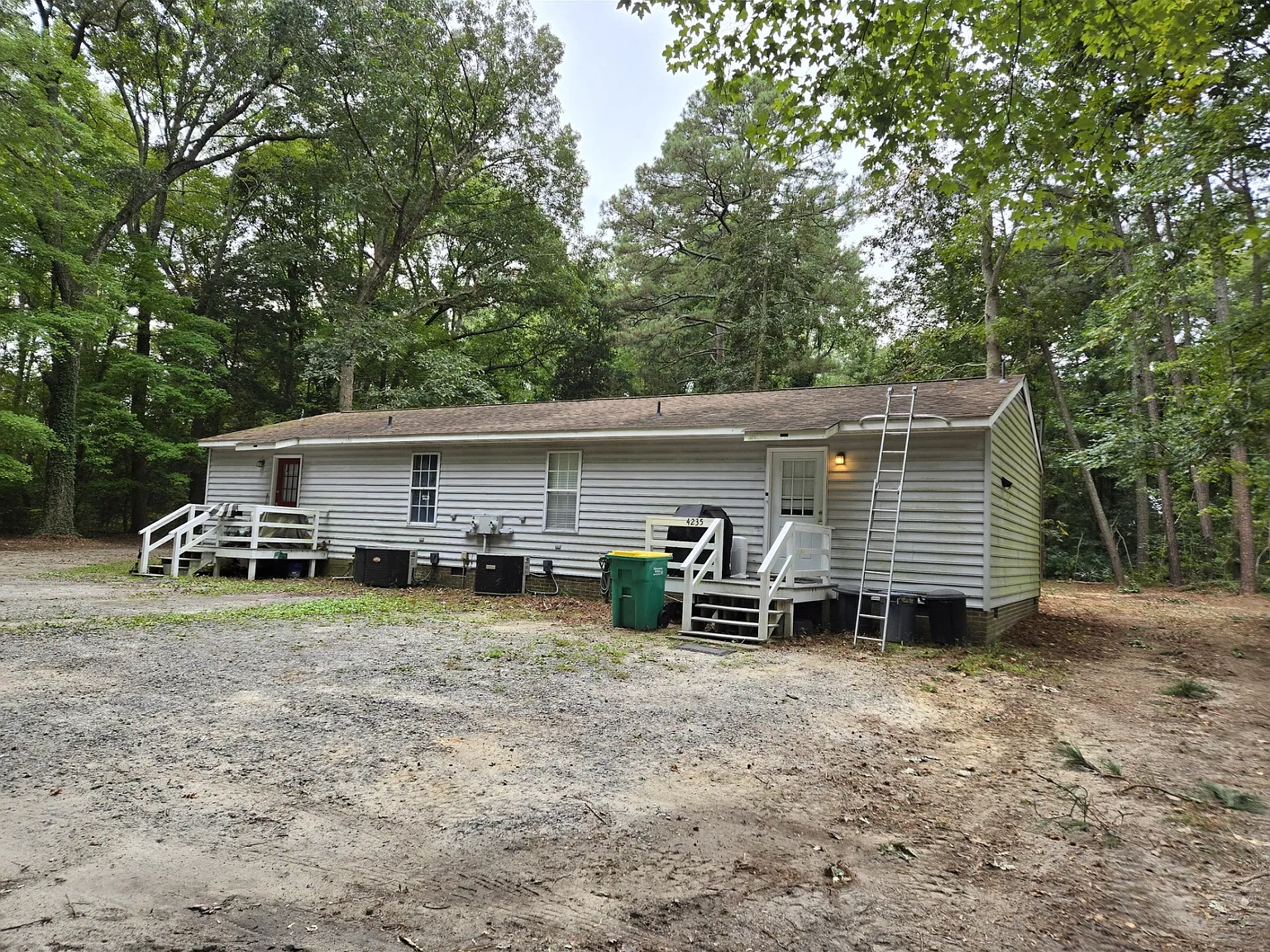 2 bed, 720 sqft, $1,300 — Photo 2