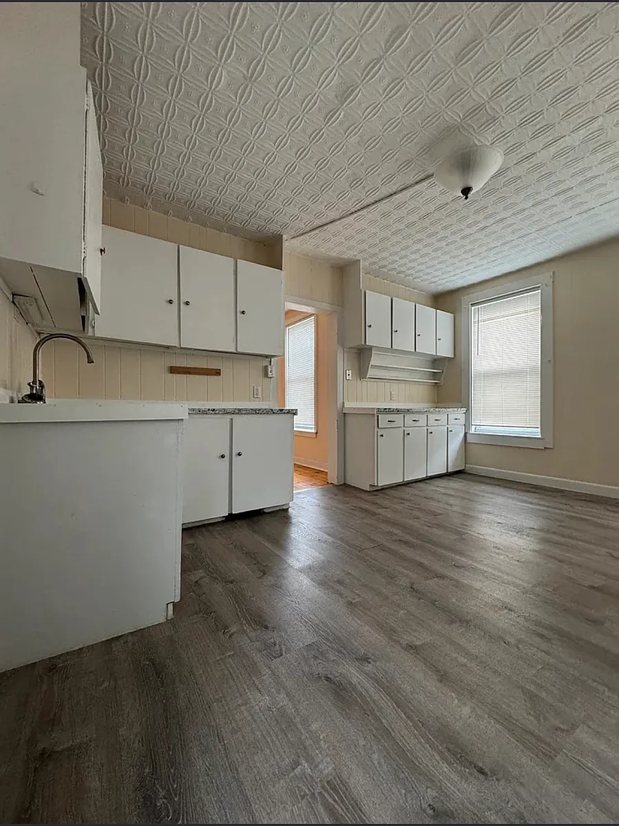 Building Photo - 856 Valley St #1-A