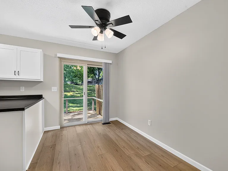 2387 Charlemagne Dr — Photo 6