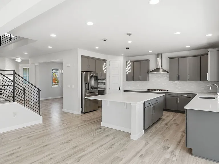 27615 E Geddes Pl — Photo 5