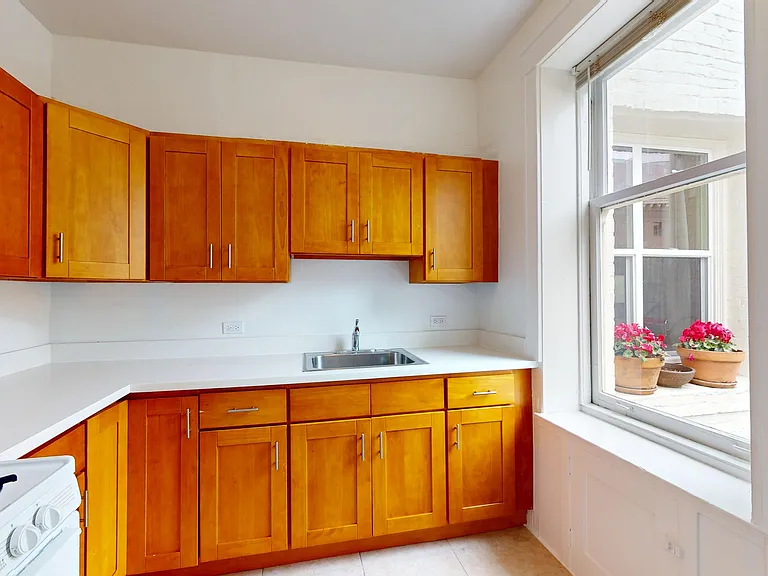 154 Franklin St #304 — Photo 3