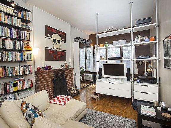 5th image of 130 E 17th St APT 4B