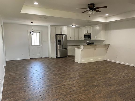 2nd image of 817 Alexandria Ave