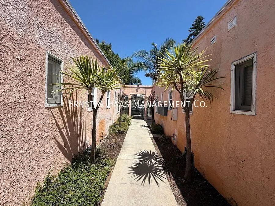 Charming Studio Apartment in the Heart of Long Beach! — Photo 3