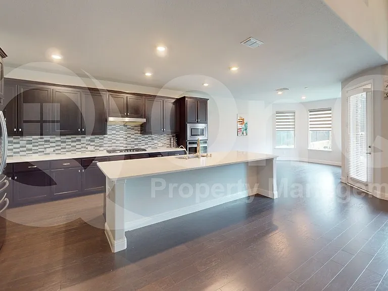 13591 Vineyard Ln — Photo 4