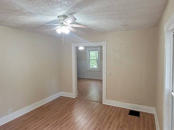 5th image of 129 Hill Ave