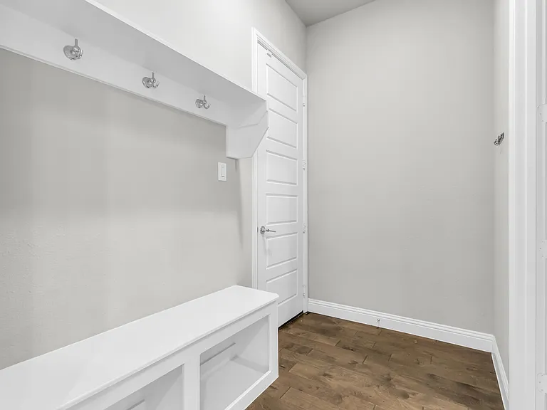 6657 Barnes Dr — Photo 17