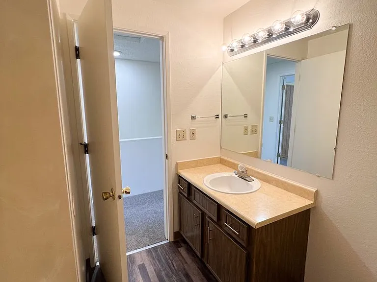 846 Homedale Rd — Photo 22
