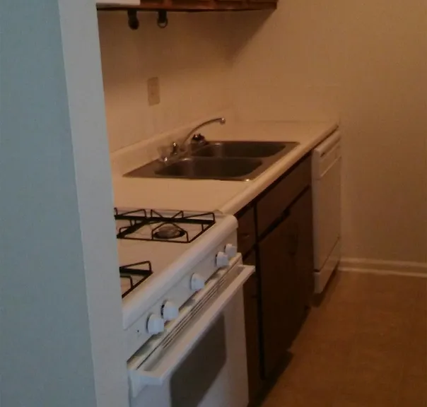 300 Jefferson St — Photo 7