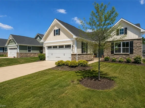 129 Eagle Cir, Amherst, OH 44001
