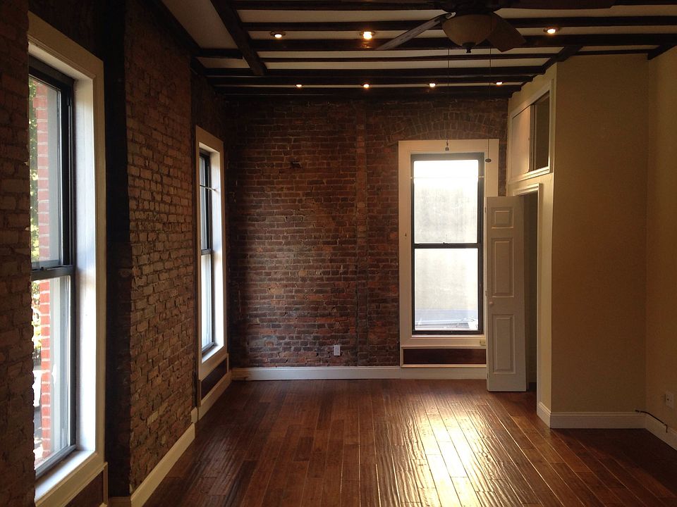 2nd image of 477 11th St #2