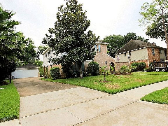 3rd image of 11834 Westmere Dr